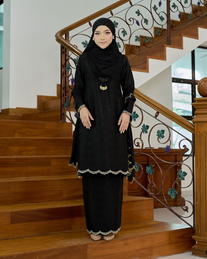 Teratai - Elegant Black