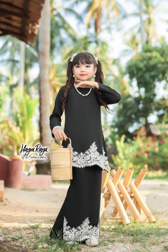 Hayra Kids V4 - Elegant Black